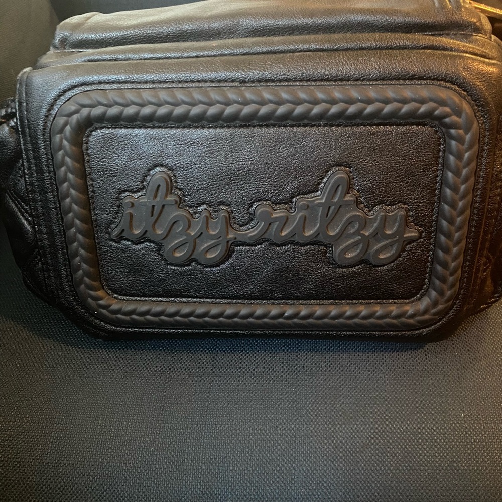 Itzy Ritzy boss plus diaper backpack - Picture 5 of 8